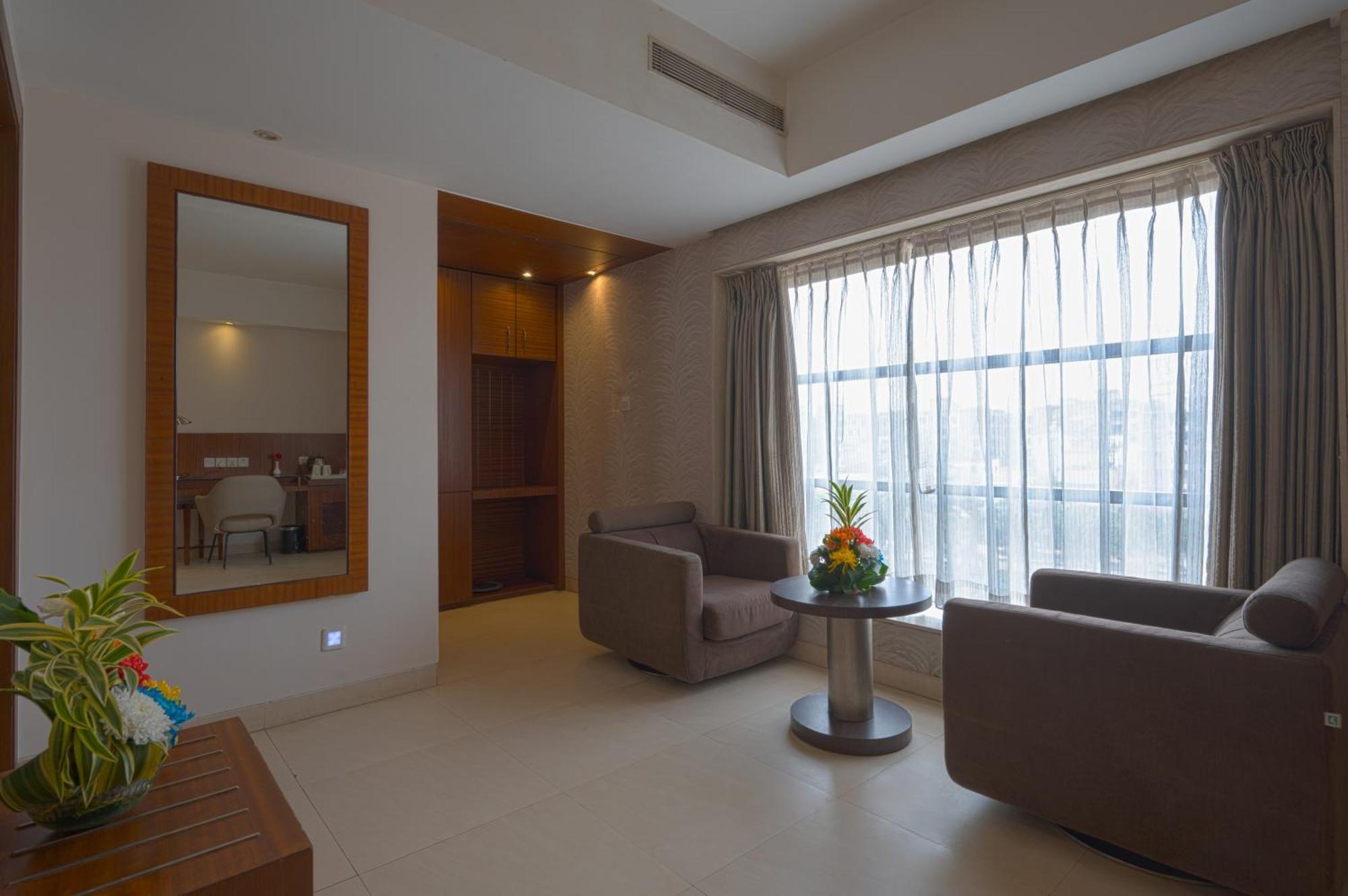 Celesta - Kolkata Hotell Exteriör bild