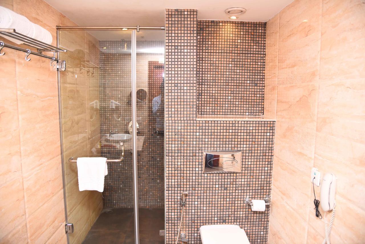 Celesta - Kolkata Hotell Exteriör bild