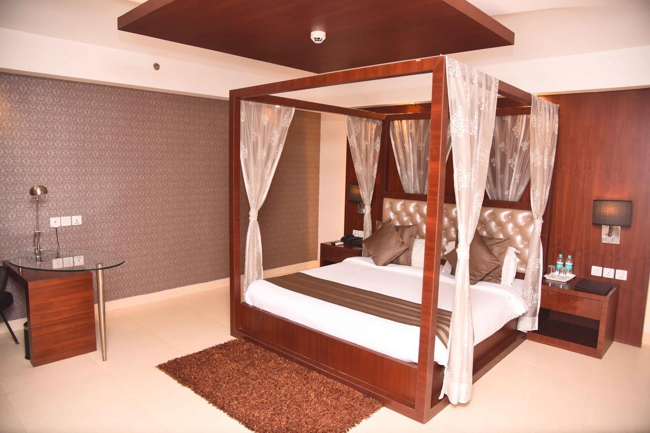 Celesta - Kolkata Hotell Exteriör bild