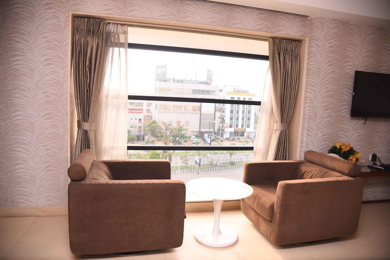 Celesta - Kolkata Hotell Exteriör bild