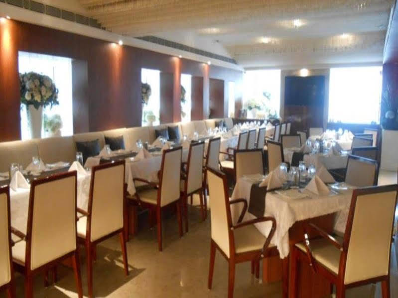 Celesta - Kolkata Hotell Exteriör bild